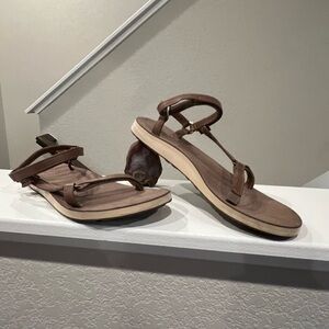 Teva Women’s Original Universal Slim Leather Sandal SIZE 9
